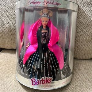 Barbie Happy Holidays. Gorgeous new in box. Dated 1998.  Box in good con…